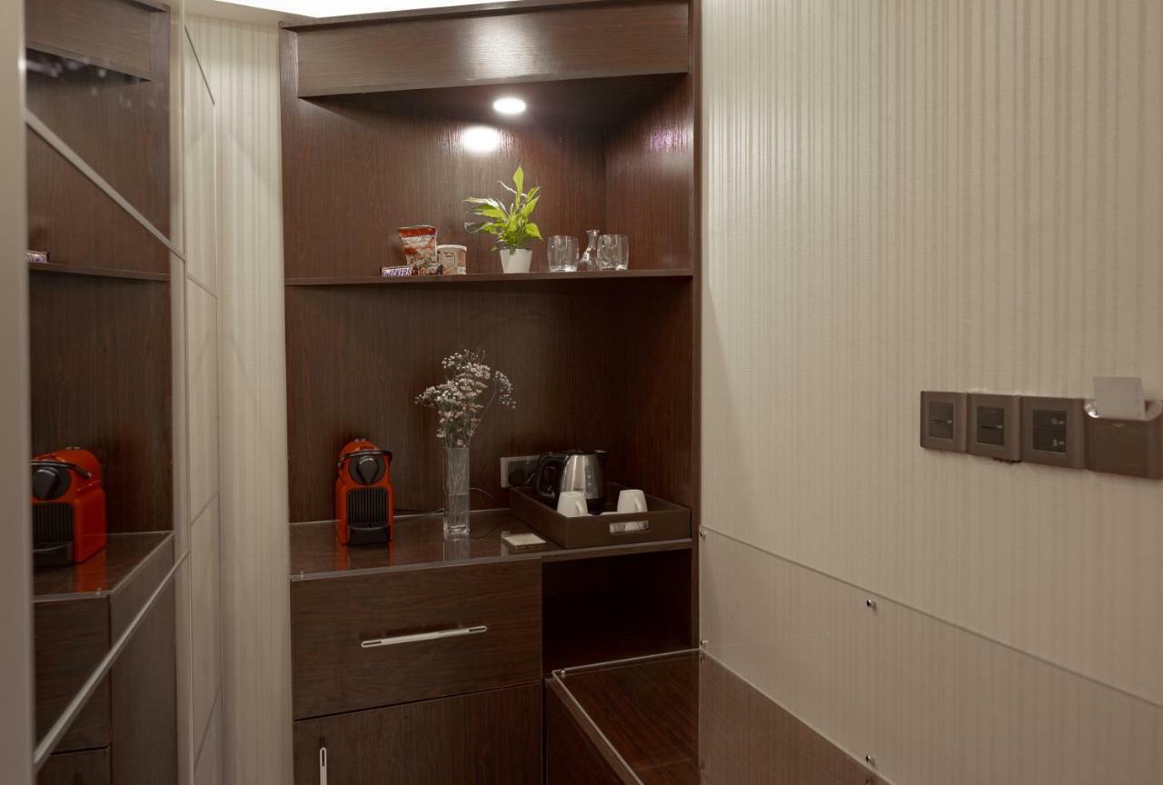 Amina Residency Hotel Male Bagian luar foto